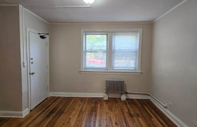 6904 North Ravenswood Ave. photos photos