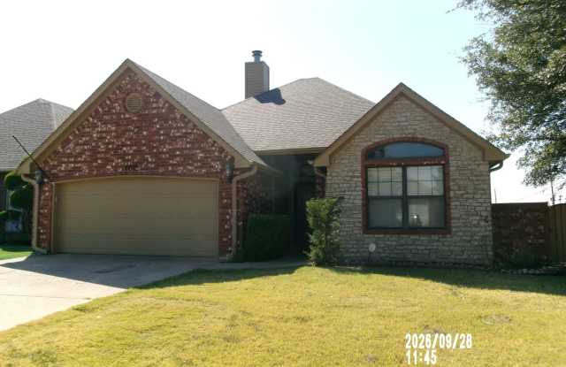 Charming 3-Bedroom Home with Great Features in County Club West Gallery 3