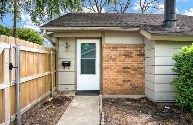 1108 W Houston Street photos photos