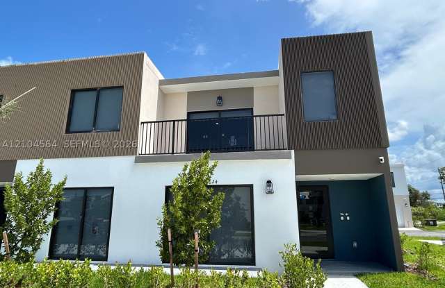 14624 SW 261st Ter Gallery 1