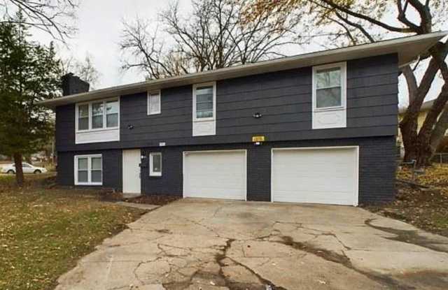 Spacious 4 Bed | 2 Bath Renovated Home! photos photos