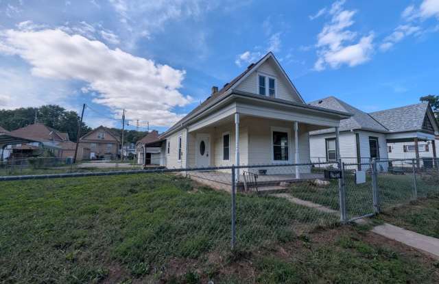 2-Bedroom Home with Fenced Yard, Off-Street Parking & Full Basement Gallery 3