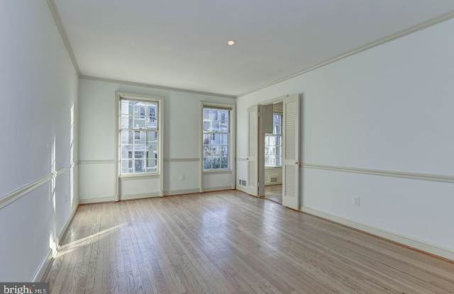 3057 Q STREET NW Gallery 4