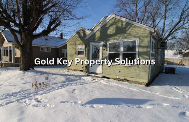 3 BR 1 BA House with Garage and Enclosed Porch (NO SECTION 8) - 2413 Central Avenue, Anderson, IN 46016