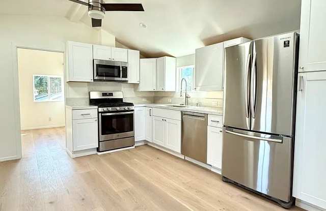2509 Bath St photos photos