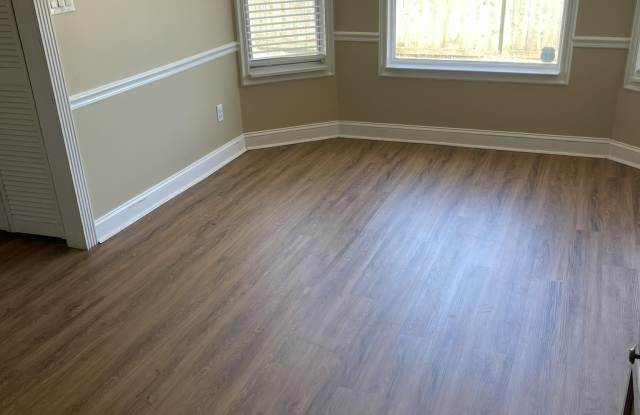 12826 Dickens Lane Gallery 4