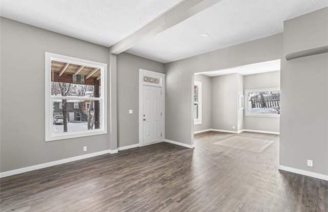 314 Grand Avenue Gallery 3