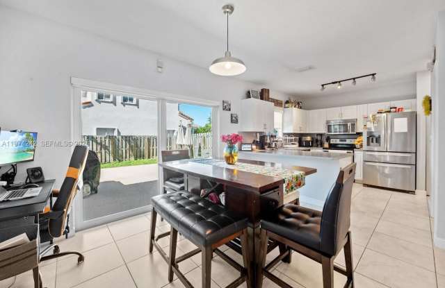 930 SW 147th Court 930, Miami, FL 33194 Gallery 4