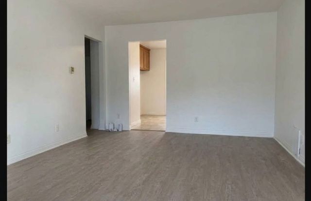 181 Del Mar Gallery 3