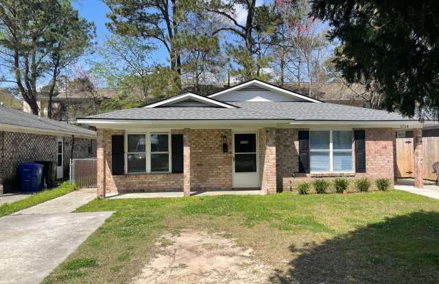 2 bed / 1 bath ~ Just off of HWY 61 photos photos