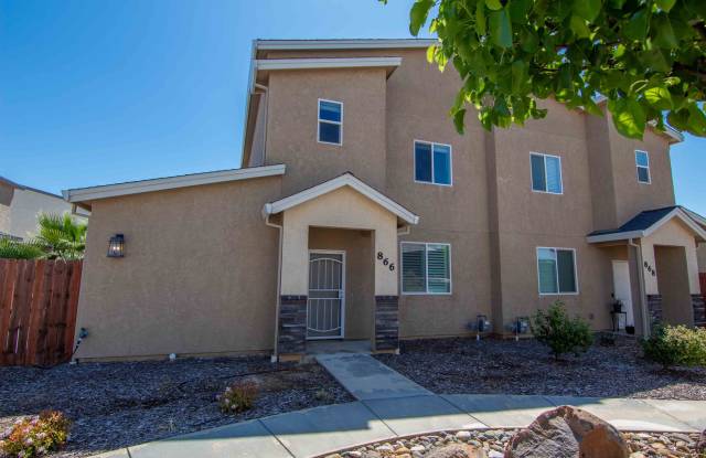 2127 Square feet! 4 Bed, 2.5 Bath in Villa Del Largo! photos photos