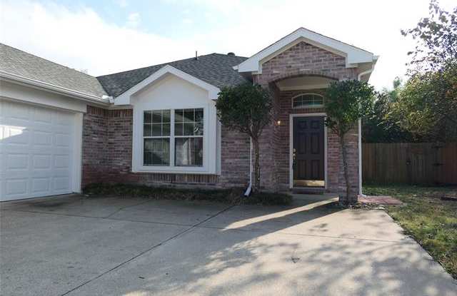 304 Canyon Lake Drive Gallery 2
