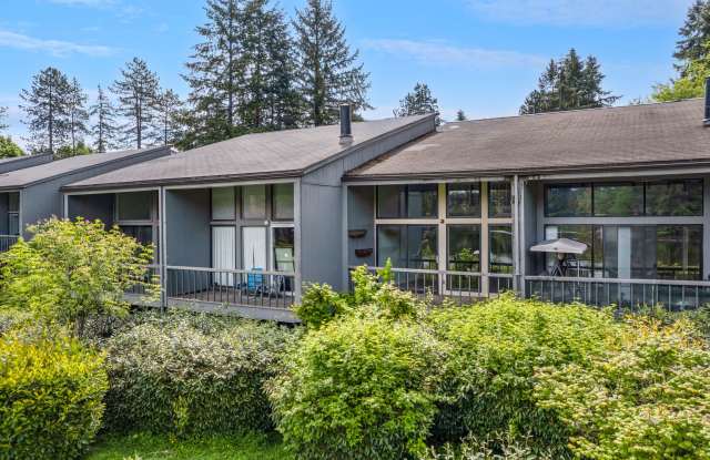13954 NE 60th Way #105 - 13954 Northeast 60th Way, Redmond, WA 98052