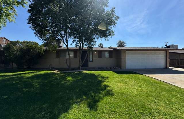 Spacious home near Bakersfield College  Bluffs! - 3413 Kaibab Avenue, Bakersfield, CA 93306