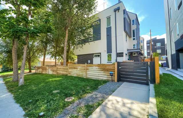 Beautiful and bright 3-bed/2.5-bath *end-unit* townhome in vibrant West Colfax! photos photos