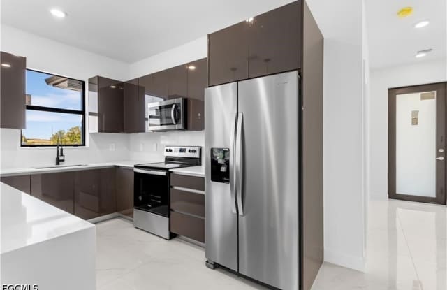 2813 50th Street SW Gallery 4