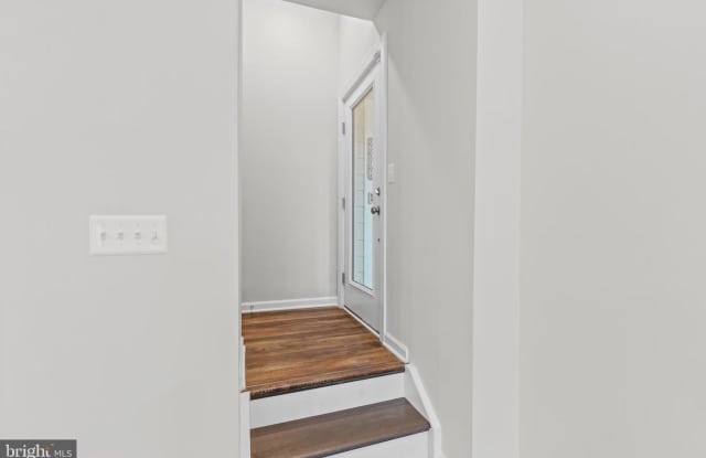 2400 Stella Pl - 1#7 Gallery 4