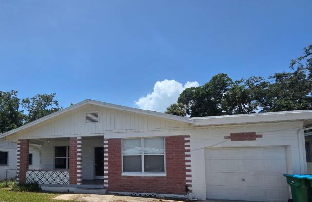 3 bedroom 2 Bath Single Family Home - 734 State Avenue, Holly Hill, FL 32117