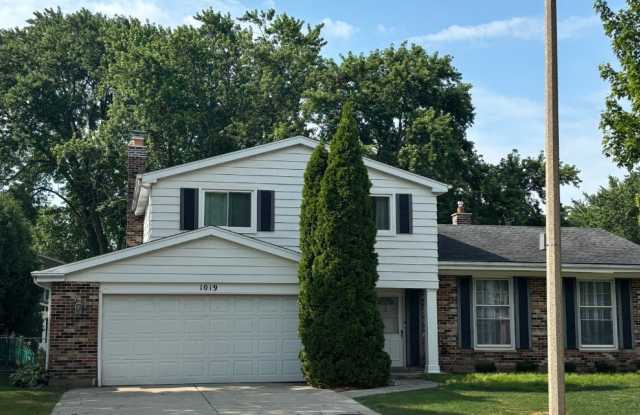 1019 W White Oak Street photos photos