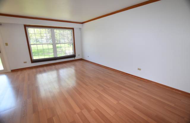 4475 Olmstead Drive Gallery 3
