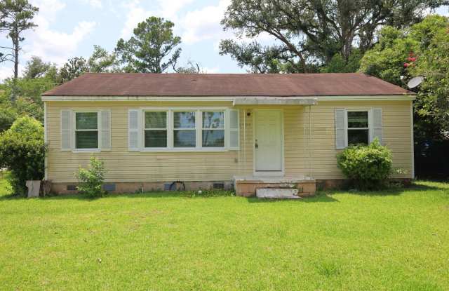 1700 Clover Drive Gallery 1
