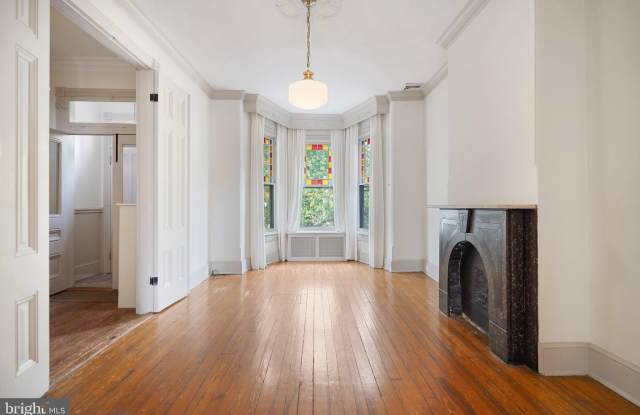 405 CONSTITUTION Avenue NE Gallery 3