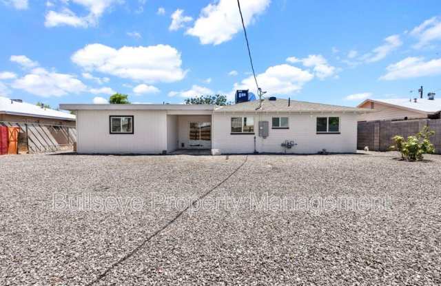 3138 W Elm street photos photos