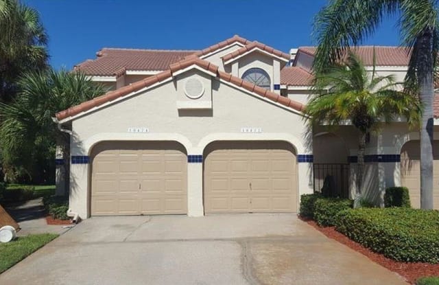 10474 SAINT TROPEZ PLACE - 10474 Saint Tropez Place, Town 'n' Country, FL 33615