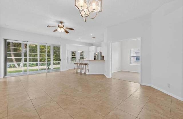 7280 SE MAGELLAN Lane Gallery 4