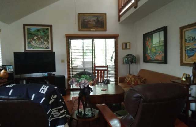 275 Bayridge Court Gallery 3