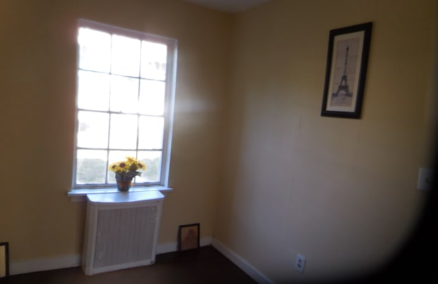 3726 Saint Margaret St Gallery 3