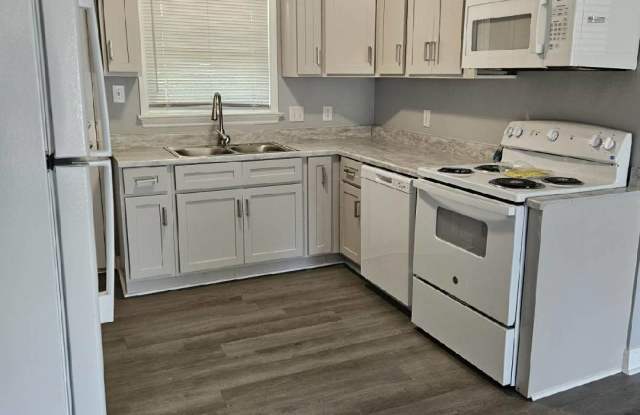 1719 Russell Avenue photos photos