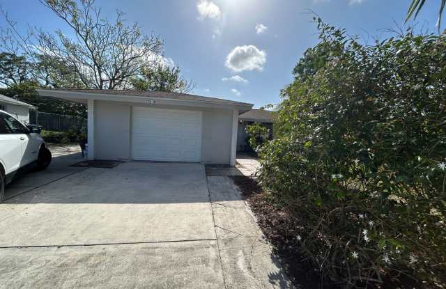 2/2 Pool and Lawn Care Included!! - 7288 Pebble Beach Road, San Carlos Park, FL 33967