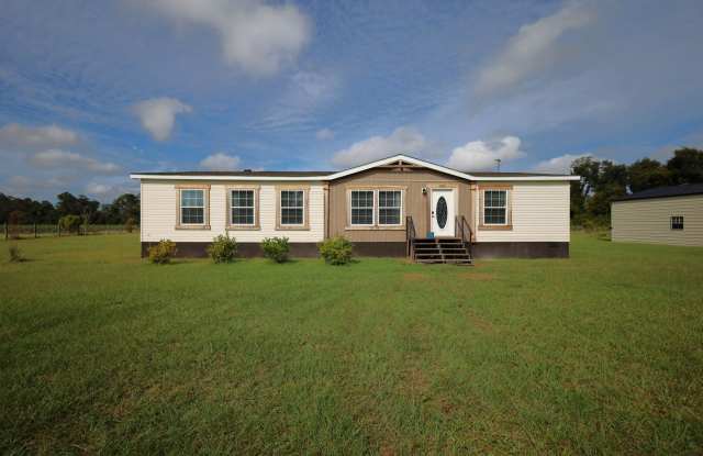 596 S Hwy 135 Gallery 1