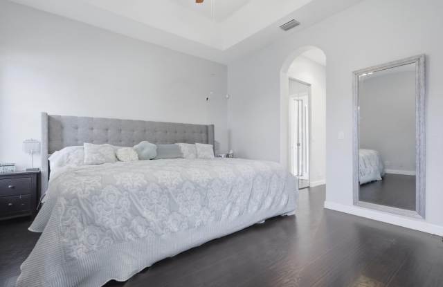 12290 Northwest 77th Manor Gallery 3
