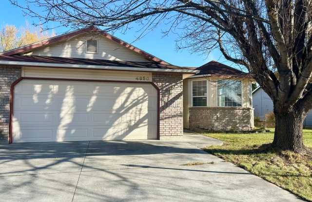 4650 Date Palm | Natural Lighting Galore, Vaulted Ceilings, Fireplace! photos photos