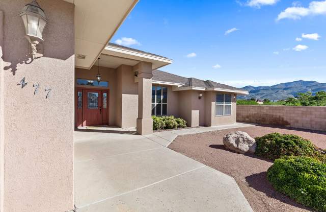 Three Bedroom home with Oversized Garage Gallery 1