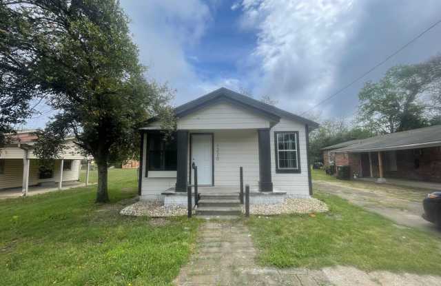 1220 Francis - 1220 South Francis Avenue, Tyler, TX 75701