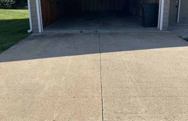 3 Bedroom Home for rent in Newton, IA Gallery 4