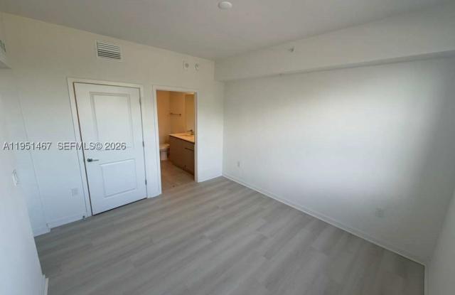 5587 Millenia Park blvd Gallery 4