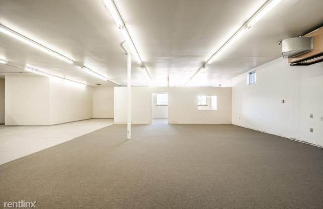 1214 N Elizabeth St Gallery 3