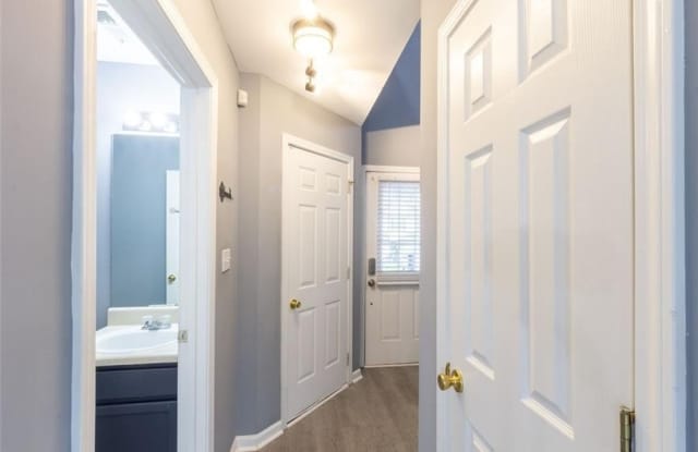 6726 Gallant Court SE Gallery 4