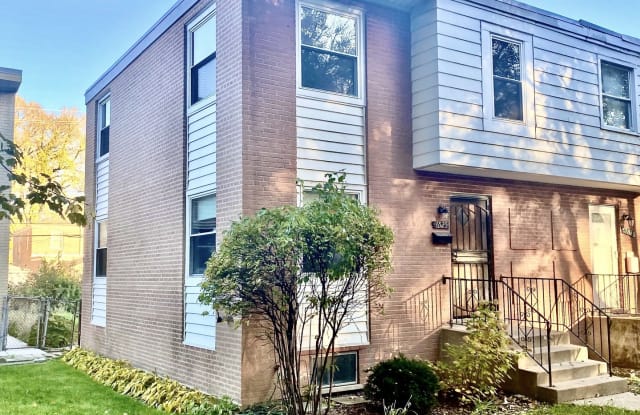 6525 North Kedzie Avenue - 6525 North Kedzie Avenue, Chicago, IL 60645