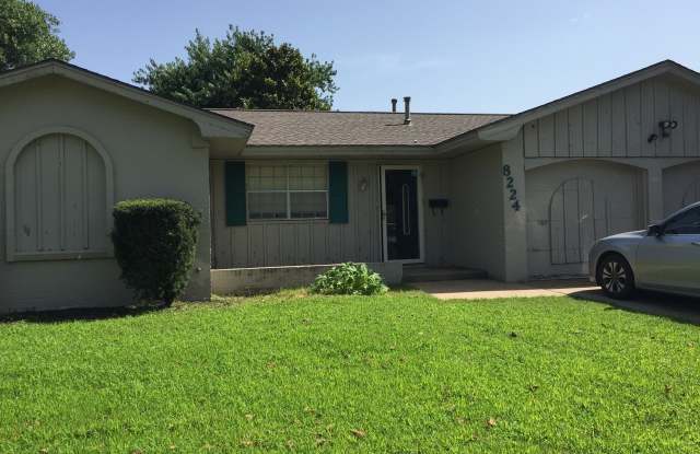 Charming Home in the Heart of Bethany! photos photos