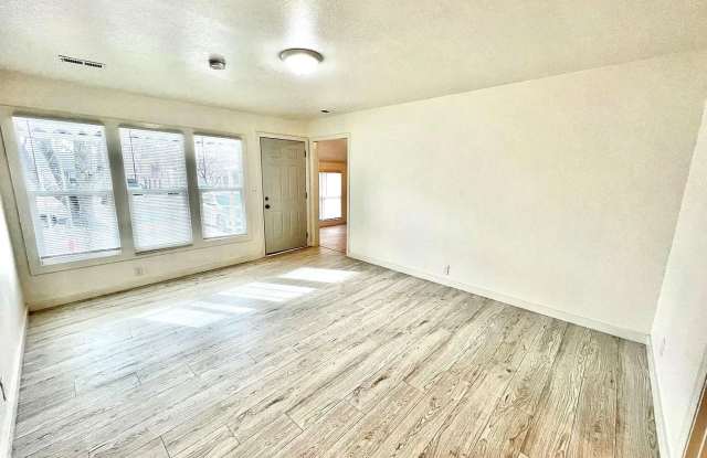 Cozy north end home with big back yard Gallery 3