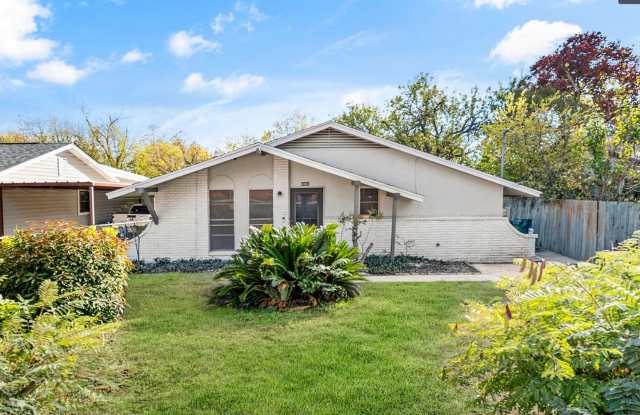 spacious 4-bedroom, 2-bath home photos photos