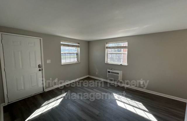 2605 Revere Avenue photos photos