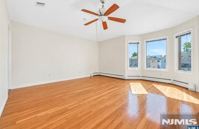 393 Washington Avenue Gallery 2