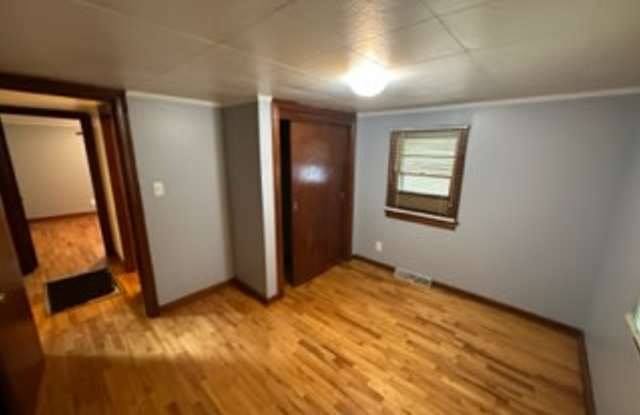 4493 Horse Shoe Road Gallery 4