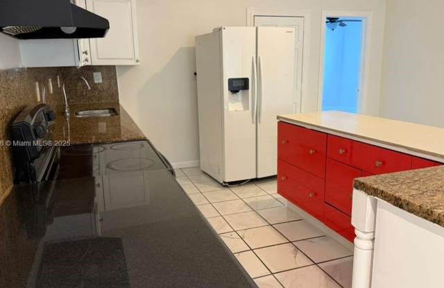 870 NE 142nd Street 870, North Miami, FL 33161 photos photos